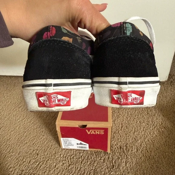 Vans Black Floral Old Skool Sneakers Size 8 - Picture 3 of 11